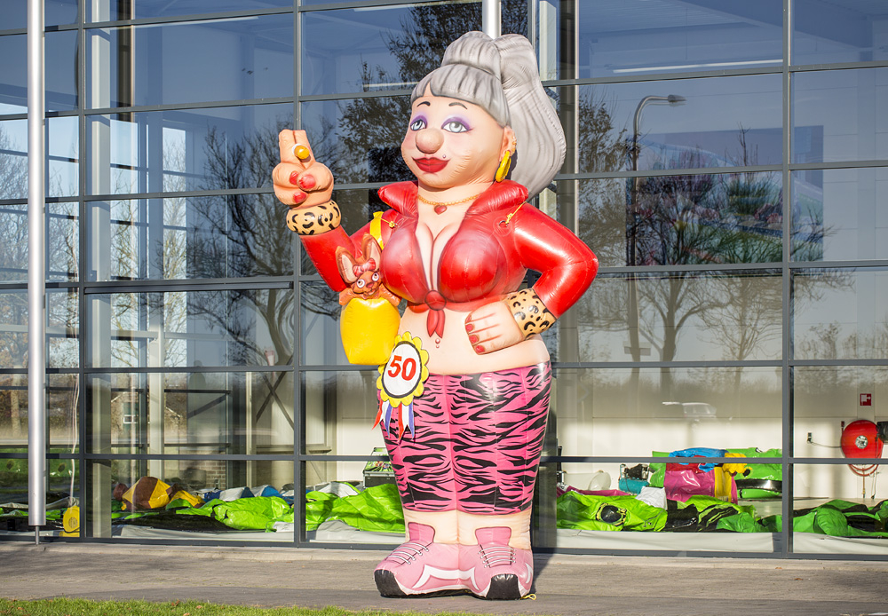 Sarah opblaas pop huren in Zwolle