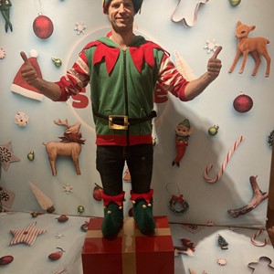 Elfie selfie pop-up museum