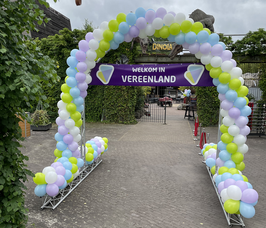 Grote ballonnenboog voor grote buiten evenementen