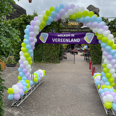 Grote ballonnenboog voor grote buiten evenementen